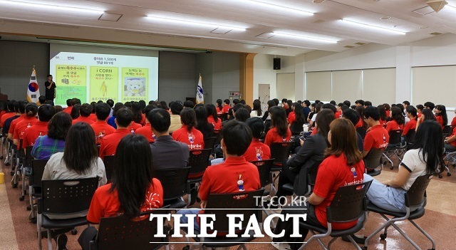 진안군은 ‘충주시 홍보맨’으로 알려진 김선태 주무관을 초청해 적극행정 관련 교육을 실시했다. /진안군