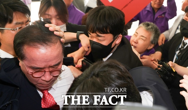 검찰은 2일 서울 마포구 서울서부지법에서 열린 업무상 과실치사상 혐의를 받는 김광호 전 서울경찰청장에게 금고 5년을 구형했다. /뉴시스