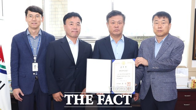 정읍시는 관내 도로포장 공사에 순환골재와 재생아스콘을 적극적으로 활용해 건설폐기물을 줄이고, 예산을 절감하는 등 환경 보호와 경제성을 동시에 확보한 점을 높이 평가받았다. / 정읍시