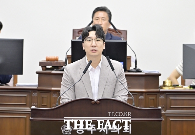 이용성 공주시의원이 9일 공주시의회 254회 임시회 5차 본회의에서 5분발언을 하고 있다. /공주시의회