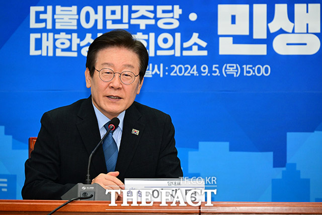 이재명 더불어민주당 대표는 병원에서 의사를 내쫓은 것도 모자라 군의관까지 다 내쫓을 심산인지 걱정된다며 의료대란을 초래한 정부의 대응을 9일 비판했다. /남윤호 기자