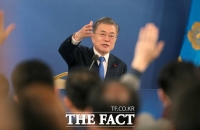  '文 사위 채용 의혹' 전 청와대 행정관 증언 거부