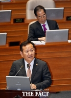  답변하는 이상민 행정안전부 장관 [포토]