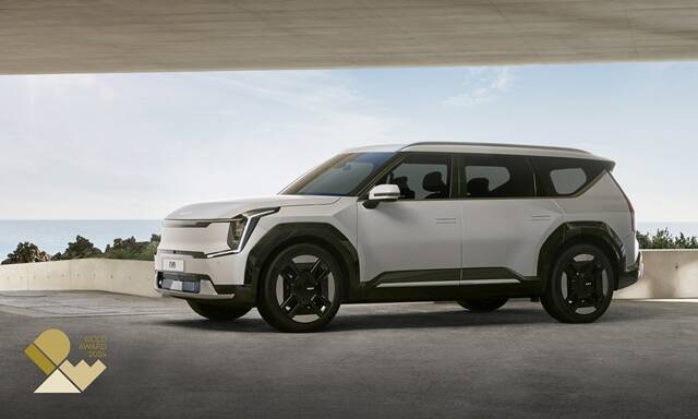 기아의 대형 전동화 스포츠유틸리티차량(SUV) EV9이 미국 디자인협회(IDSA)가 주관하는 2024 IDEA 디자인 어워드에서 자동차·운송 부문 금상을 수상했다. EV9은 세계 3대 디자인 대회 모두 최고상을 수상했다. /기아