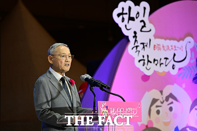 축사하는 유인촌 문화체육관광부 장관.