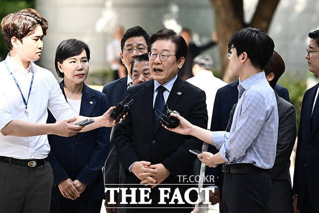 이재명 더불어민주당 대표가 30일 오후 서울 서초구 서울중앙지방법원에서 열린 결심공판에 출석하고 있다. /박헌우 기자