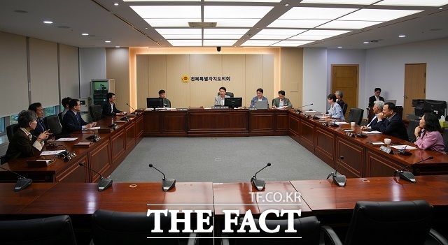 전북도의회 전북도 첨단전략산업 지원 특별위원회가 본격 출범했다. /전북도의회