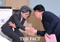  토론회서 만난 서울의대 비대위원장과 대통령실 사회수석 [포토]