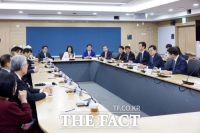  미주한인회총연합회장 만난 김동연 