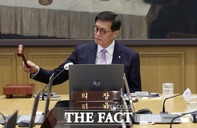 이창용 한국은행 총재가 지난 11일 서울 중구 한국은행에서 열린 금융통화위원회 통화정책방향 회의를 주재하고 있다. /사진공동취재단