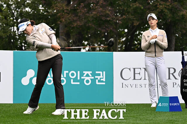 KLPGA(한국여자프로골프)투어 상상인 · 한경 와우넷 오픈 2024 2라운드 경기가 18일 경기 이천시 사우스스프링스CC(파72·6624야드)에서 열린 가운데, 박민지가 2번홀에서 티샷하고 있다.