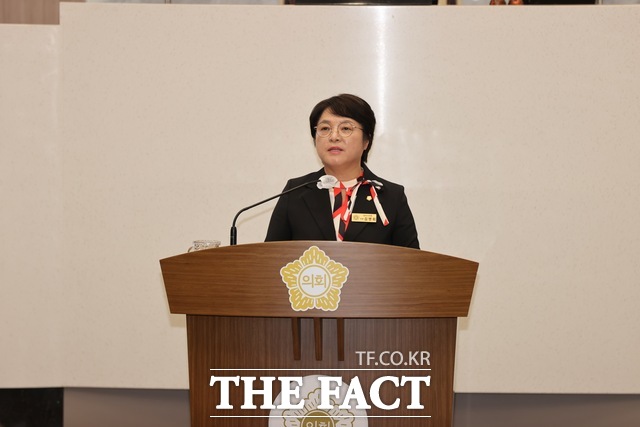 김명회 당진시의원이 지역건축안전센터 지원 및 제도개선 촉구 건의안을 발표하고 있다. /당진시의회