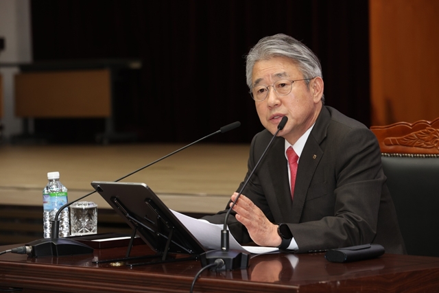 강호동 농협중앙회장이 22일 서울 중구 농협중앙회 본관에서 열린 2024년 3분기 종합경영분석회의를 주관하고 있다. /농협중앙회