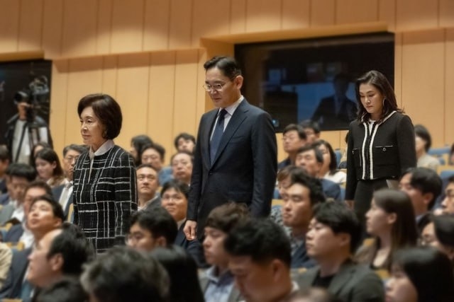 홍라희 전 삼성미술관 리움 관장(왼쪽부터)과 이재용 삼성전자 회장, 이서현 삼성물산 사장이 지난해 열린 이건희 선대회장 3주기 추모 음악회에 참석하고 있다. /삼성