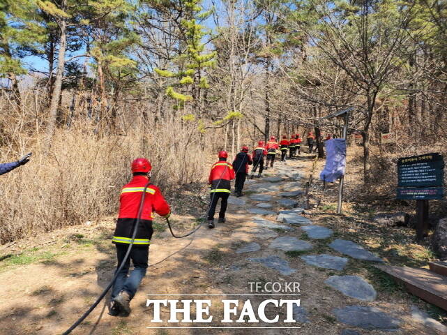 충남 공주시가 11월 1일부터 12월 15일까지 산불 조심 기간에 산불 예방 및 방지를 위해 총력을 기울이기로 했다. /공주시