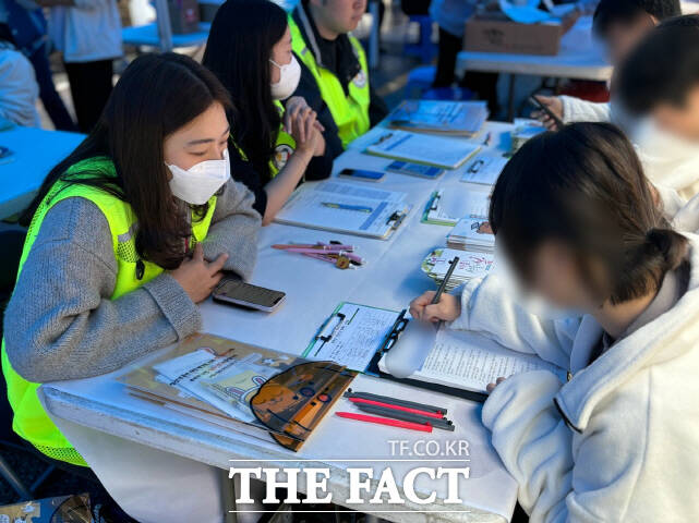 공주시보건소가 정신건강복지센터의 찾아가는 이동복지관을 운영하고 있다. /공주시