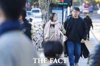  '입동 추위' 뚫으며 출근하는 시민들…'일교차 주의' [TF사진관]