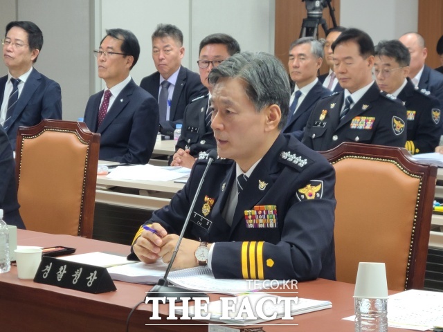 조지호 경찰청장은 인천세관 마약 수사 외압 의혹을 폭로한 백해룡 서울 영등포경찰서 전 형사과장(경정)이 징계 처분을 취소해달라며 제기한 행정소송에 대해 징계한 적이 없다고 11일 밝혔다. 사진은 조 청장이 지난 10월11일 오전 서울 서대문구 경찰청사에서 열린 국회 행정안전위원회 경찰청 국정감사에서 발언하고 있는 모습. /김영봉 기자
