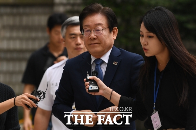 오는 15일 이재명 더불어민주당 대표의 공직선거법 위반 혐의 1심을 앞두고 법원은 경내 질서 유지를 위한 안전 강화에 전력을 기울이고 있다. /서예원 기자