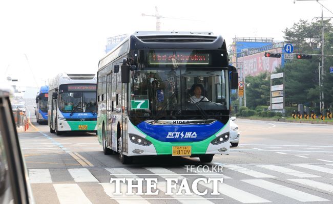 과천시 시내버스 7번 모습./과천시