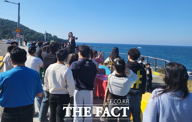 전남도와 전남도교육청이 11~13일까지 3일간 제주도에서 ‘전라남도 학교 밖 청소년 꿈드림 수학여행’을 진행한다. 전남도와 도교육청이 공동 추진한 이번 행사는 학교 밖 청소년의 의견을 반영해 제주도를 수학여행 장소로 선정했다./무안=홍정열 기자