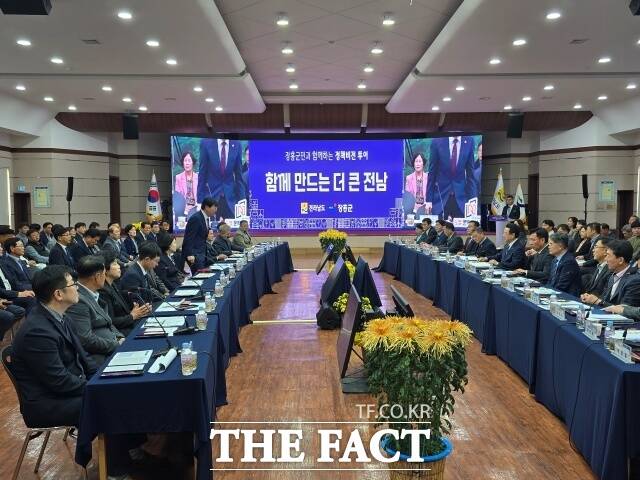 장흥군이 12일 전남도와 함께 ‘장흥군 정책비전투어’를 개최했다./장흥=오중일 기자