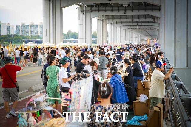 서울시 2024 차없는 잠수교 뚜벅뚜벅 축제에 국내외 관광객 150만명이 방문했다. /서울시