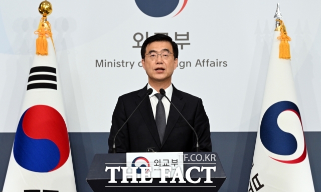 이재웅 외교부 대변인은 19일 미국이 우크라이나에 장거리 미사일 에이태큼스(ATACMS) 사용을 허용하면서 우리 정부에 사전 통보한 데 대해 한미 간 우크라이나 전쟁과 북러 군사협력에 대해 긴밀히 소통 중에 있다고 밝혔다. /임영무 기