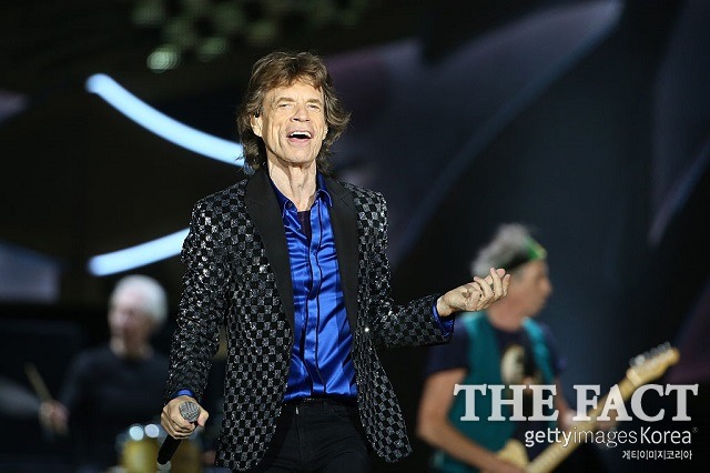공연 중인 롤링 스톤즈 보컬 믹 재거. 롤링 스톤즈 보컬 믹 재거가 72세 나이에 아이를 가졌다고 알려졌다. /오클랜드(뉴질랜드)=게티이미지