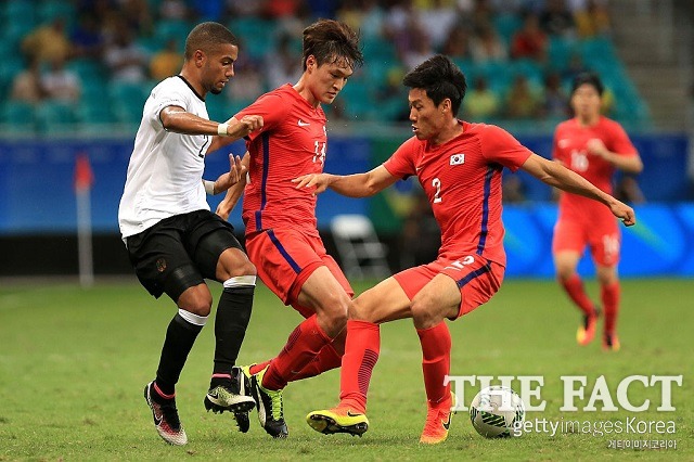 수비 불안! 한국이 8일 열린 독일전에서 3골을 터뜨렸지만 수비에서 문제점이 나타나며 무승부에 그쳤다. / 시우바도르(브라질) = 게티이미지