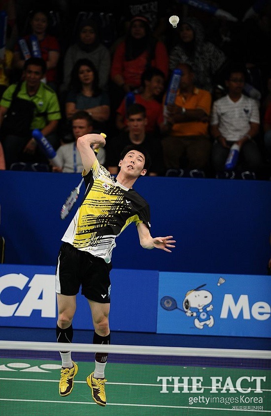 손완호 0-1 천룽! 손완호가 17일 열린 2016 리우올림픽 배드민턴 남자 단식 8강 천룽과 경기에서 1세트를 11-21로 내줬다. / 게티이미지