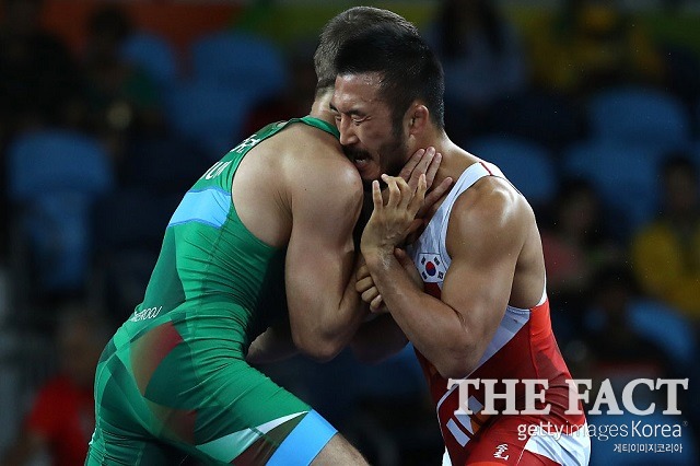 류한수 4강행 좌절! 류한수가 16일 열린 2016 리우데자네이루 올림픽 레슬링 남자 그레코로만형 66kg급 8강에서 미그란 아르투니안에게 1-2로 졌다. / 게티이미지