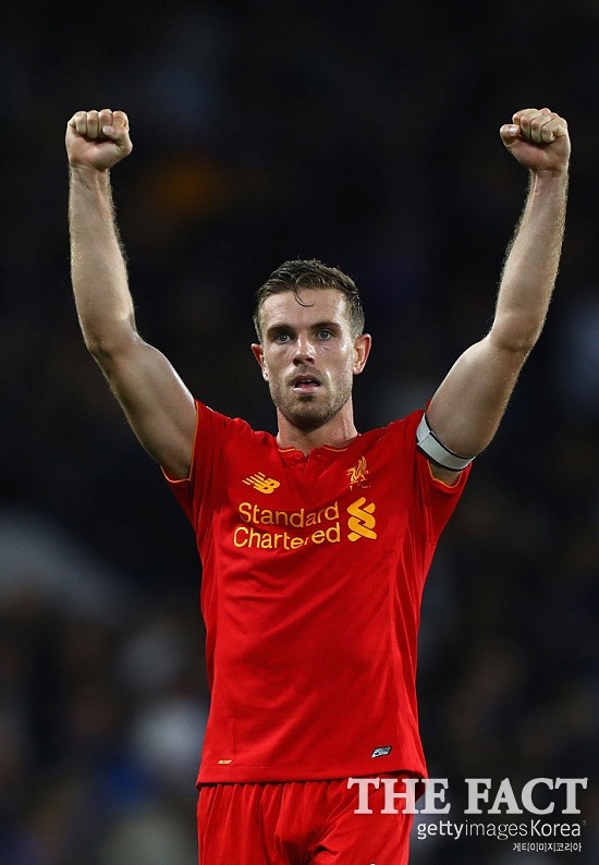 리버풀 vs 첼시 리버풀이 17일 열린 첼시와 EPL 5라운드에서 헨더슨의 환상적인 중거리포로 2-1 승리를 챙겼다. / 런던 = 게티이미지