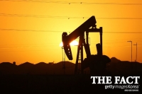  국제 유가, '러시아 석유 생산량 감산 불이행'으로 하락세