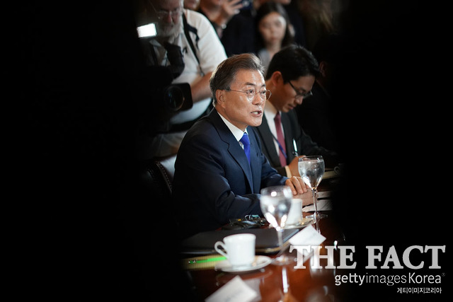 문재인 대한미국 오기, 청와대 해명은? 문재인 대통령의 대한미국 오기 논란에 청와대는 대통령의 실수라고 밝혔다./ 게티이미지