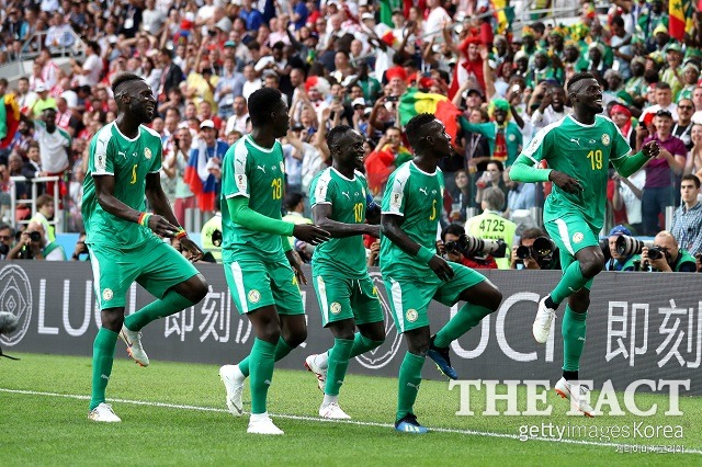 세네갈의 축구는 날이 서 있었다. 니앙(19번, 오른쪽)의 결승골로 폴란드에 2-1 승리하며 아프리카 5개국 중 유일하게 러시아 월드컵 조별리그 1차전에서 승점을 챙겼다. /모스크바(러시아)=게티이미지