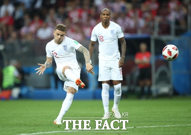 키어런 트리피어가 12일(한국시간) 잉글랜드-크로아티아 2018 러시아 월드컵 4강전에서 전반 5분 만에 프리킥으로 득점에 성공했다. /모스크바(러시아)=뉴시스