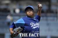  [TF프리즘] '베이비류스' 돌아왔다! 류현진 시즌 4승 '잘 치고 잘 던지고'