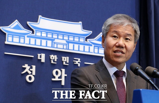 김수현 신임 대통령비서실 정책실장이 11일 오후 청와대 춘추관에서 기자간담회를 하고 있다. /뉴시스