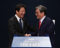  [TF현장] 靑, 2기 인사…떠나는 임종석 '함박웃음'