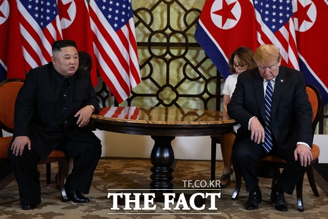 28일 코스피가 북미 정상회담 일정과 관련 예상치 못한 차질이 생겼다는 소식이 전해지자 2200선 아래로 추락했다. /AP.뉴시스