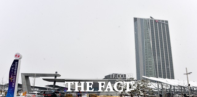 수도권과 지방지역 간 격차를 해소하기 위해 수도권의 공공기관 추가 이전 사업이 서서히 점화되는 모양새다. 사진은 2014년 12월 전남 나주시에 본사를 이전한 한국전력공사 전경./뉴시스