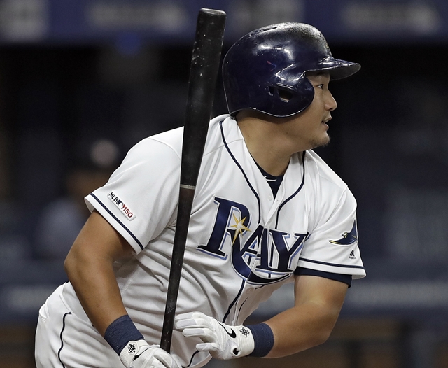 탬파베이 레이스 최지만이 6일(한국시간) 샌프란시스 자이언츠 방문 경기에서 시즌 첫 장타를 포함해 안타 3개를 터트렸다. /뉴시스