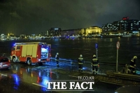  외신 '부다페스트 유람선 사고… 홍수로 물살 거세 구조 난항'