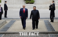  트럼프-김정은, 53분 간 '판문점 회담'…사실상 3차 북미정상회담