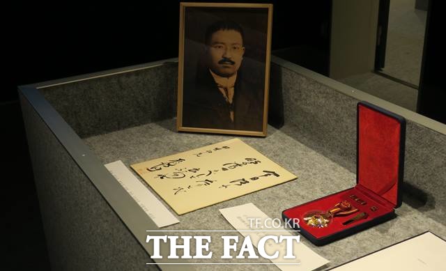 도쿄 소재 재일본한국YMCA의 2.8 독립선언 기념자료실에는 2.8 독립선언을 이끈 한국 유학생들을 변호한 일본인 변호사 후세 다쓰지의 전시물도 있다. 그는 일본인 최초 대한민국 건국훈장 수상자다. /뉴시스