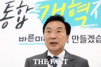  손학규 '안철수·유승민, 싸우지 말자'… 오신환 '집착 그만'