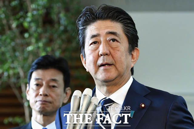 김호진 대표는 아베 신조 일본 총리의 사주는 괴강살이 있다고 설명했다. 도쿄 총리 관저에서 열린 기자회견 중 질문에 답하는 아베 총리. /교도통신.뉴시스