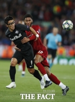  [황희찬 UCL 2호골] 리버풀 판 다이크 농락한 2경기 연속골...'메시도 능가'