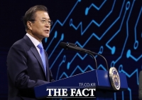  文대통령 '디스플레이 산업 잠재력 무궁무진'